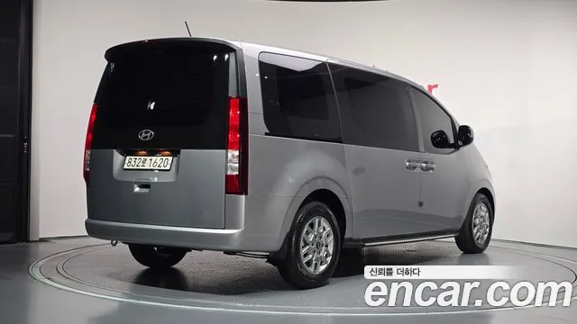 Hyundai Staria — фото 2