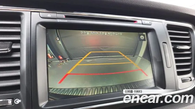 Kia Carnival — фото 15