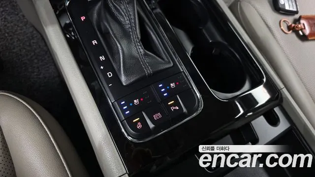 Kia Carnival — фото 17