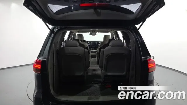 Kia Carnival — фото 20