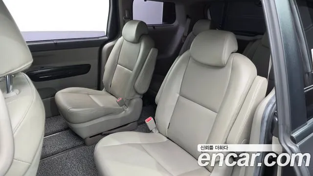 Kia Carnival — фото 26