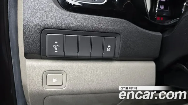 Kia Carnival — фото 28