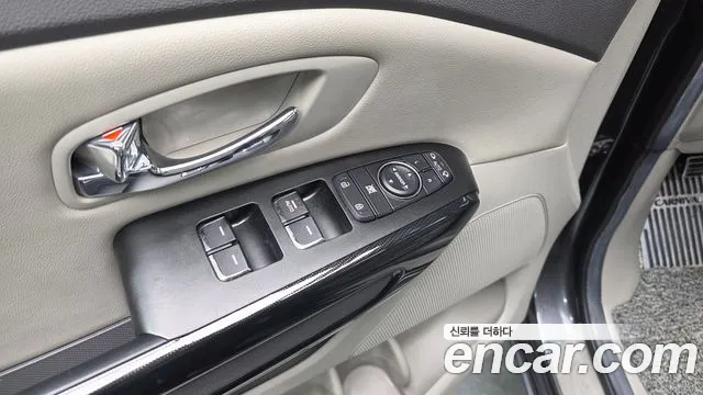 Kia Carnival — фото 29