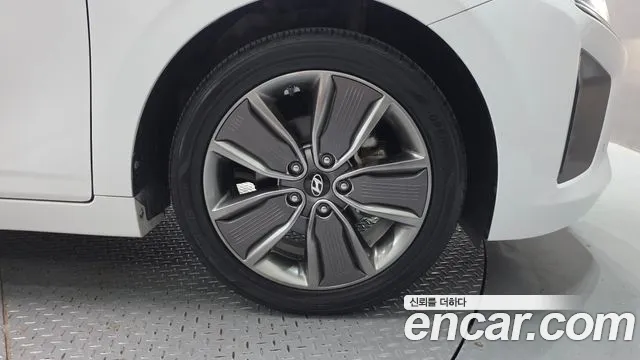 Hyundai Ioniq 5 — фото 21