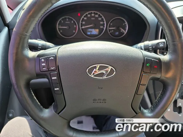 Hyundai Starex — фото 15