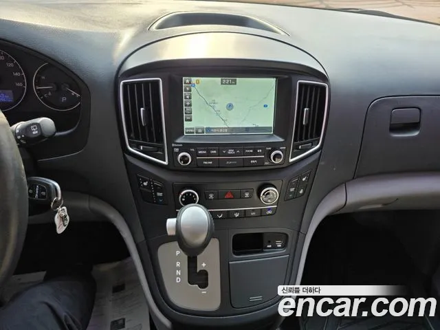 Hyundai Starex — фото 16