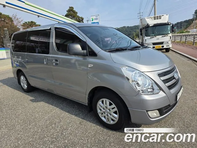 Hyundai Starex — фото 3