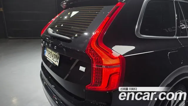 Volvo XC90 — фото 23