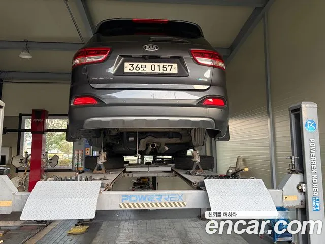 Kia Sorento — фото 17