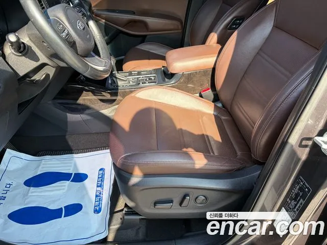 Kia Sorento — фото 9
