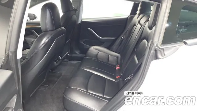 Tesla Model 3 — фото 11