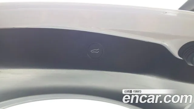 Tesla Model 3 — фото 18