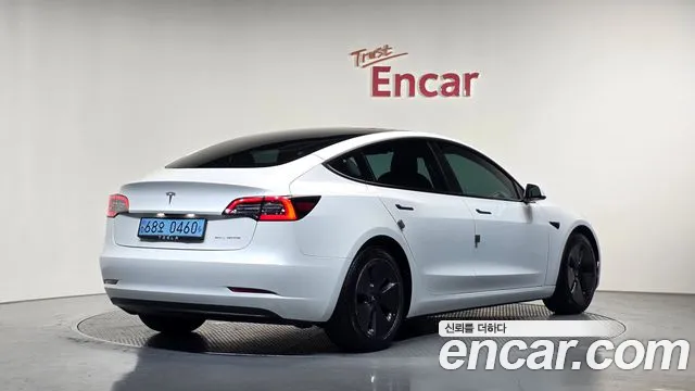 Tesla Model 3 — фото 2