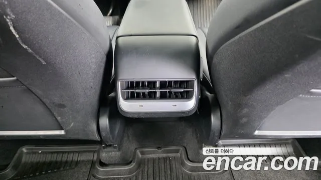 Tesla Model Y — фото 18