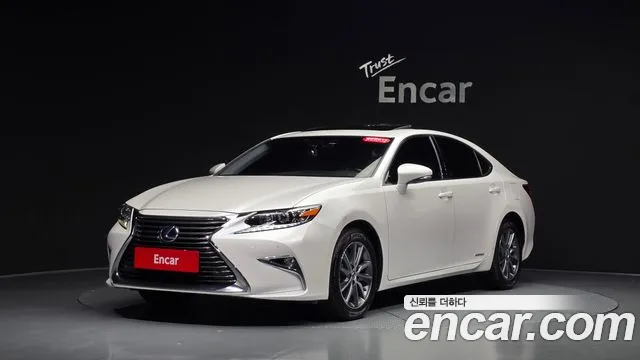 Lexus ES — фото 1