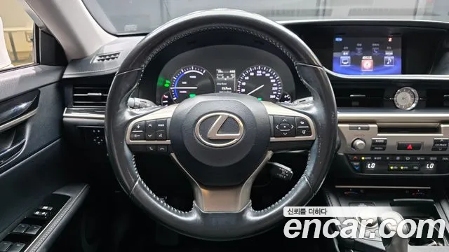 Lexus ES — фото 13