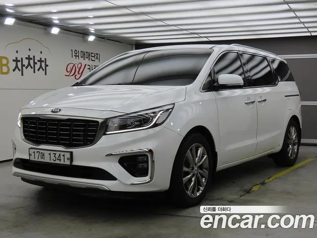 Kia Carnival — фото 1