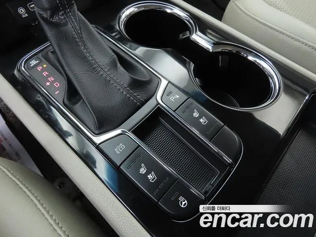 Kia Carnival — фото 14