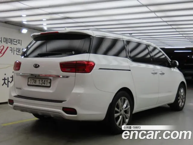 Kia Carnival — фото 3