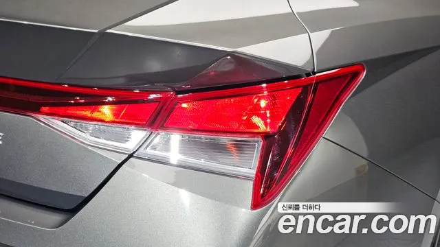Hyundai Avante — фото 23