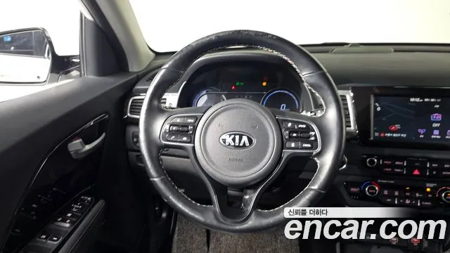 Kia Niro — фото 13