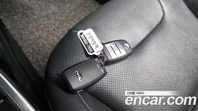 Kia Niro — фото 15