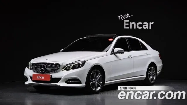 Mercedes-Benz E-Class — фото 1