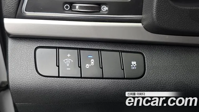 Hyundai Avante — фото 19