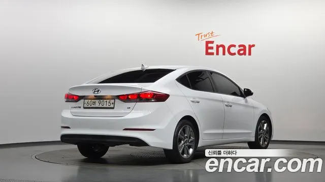 Hyundai Avante — фото 2