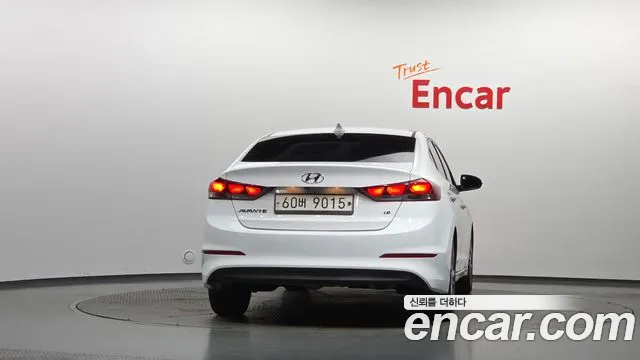 Hyundai Avante — фото 4