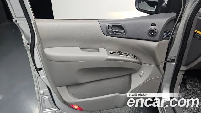 Kia Carnival — фото 25