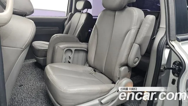 Kia Carnival — фото 29