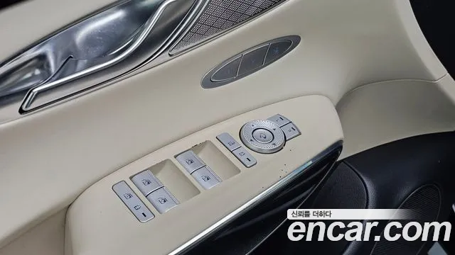 Genesis GV70 — фото 17