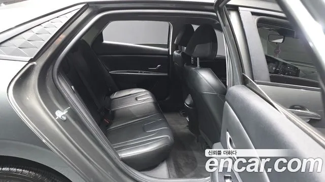 Hyundai Avante — фото 12