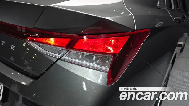Hyundai Avante — фото 23