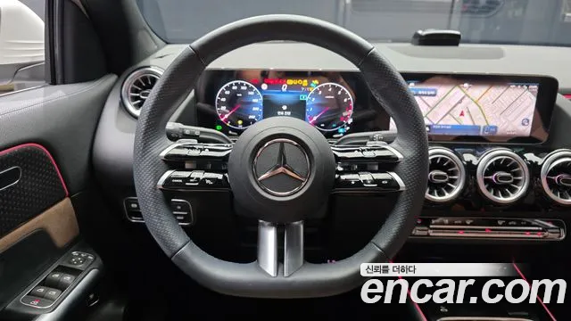 Mercedes-Benz GLA-Class — фото 13