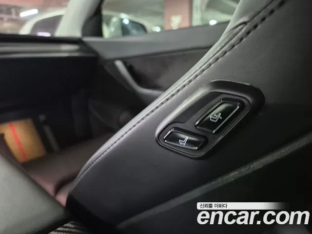 Tesla Model Y — фото 16