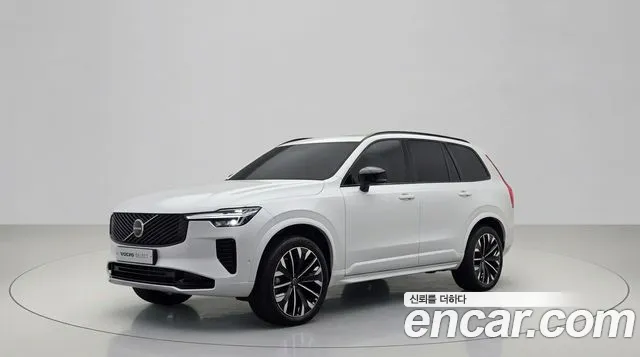 Volvo XC90 — фото 1