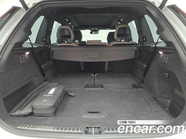Volvo XC90 — фото 19