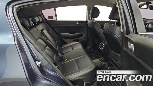Kia Sportage — фото 12