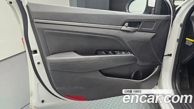 Hyundai Avante — фото 11