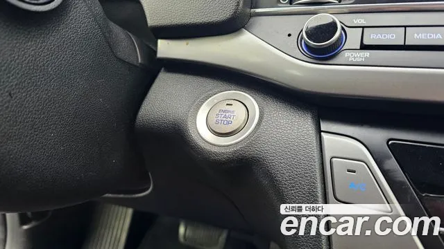 Hyundai Avante — фото 15