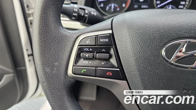 Hyundai Avante — фото 18