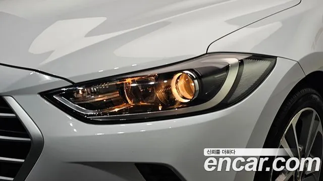 Hyundai Avante — фото 21