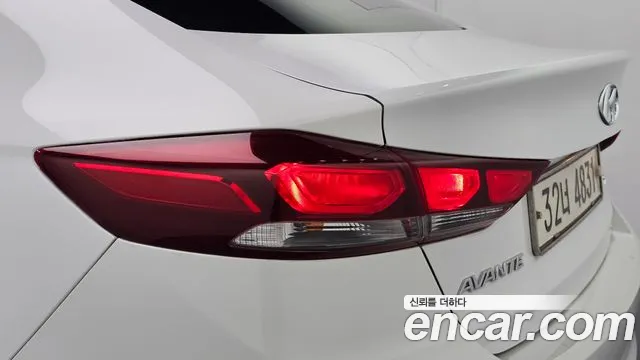 Hyundai Avante — фото 22