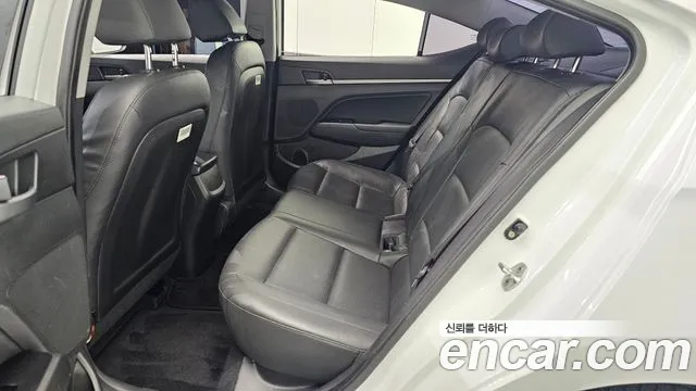 Hyundai Avante — фото 26