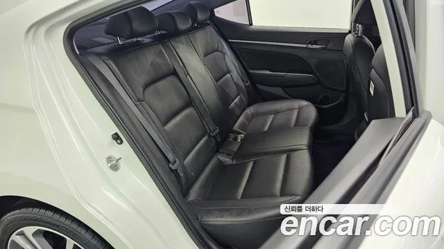 Hyundai Avante — фото 10