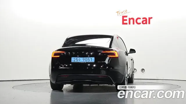 Tesla Model 3 — фото 3