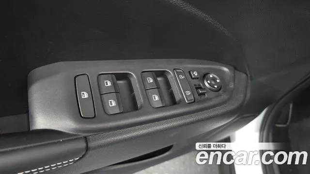 Hyundai Venue — фото 20