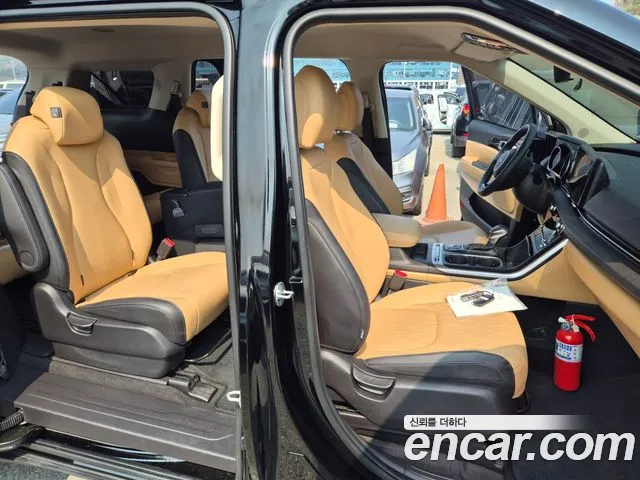 Kia Carnival — фото 13